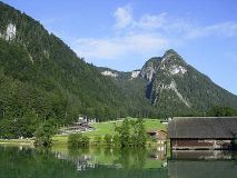 Die Kunsteisbahn am Knigssee zu Fen des Grnsteins
